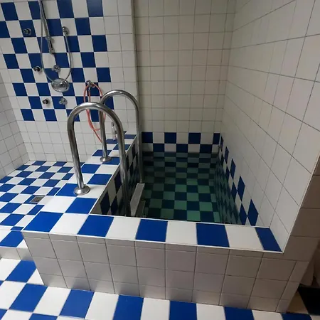 Wunderschoenes In Mit Offenerem Kamin Nyaraló